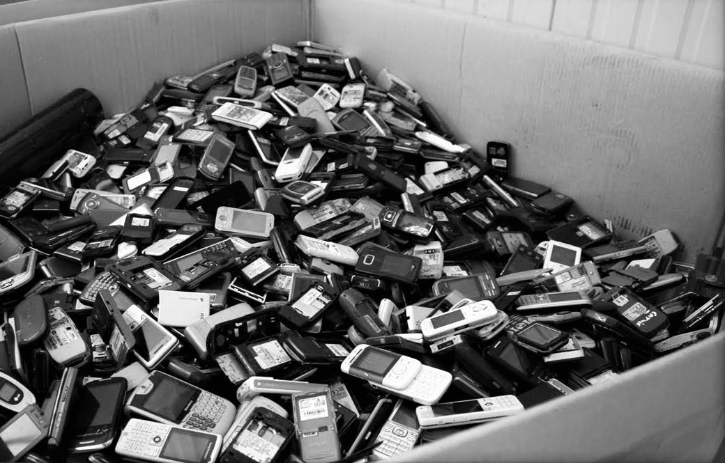 100 million worn out mobile phones in the wild in France!